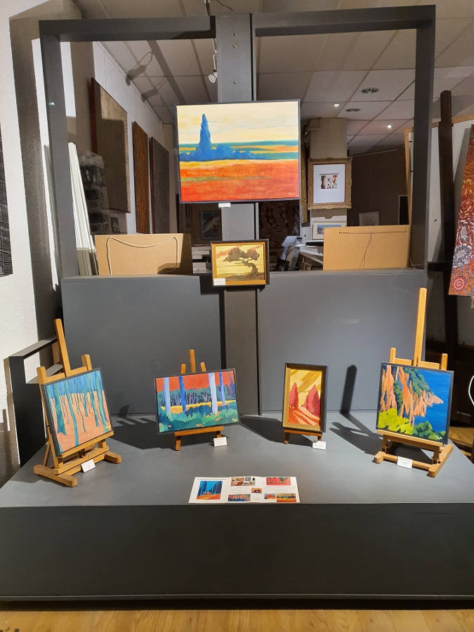 Exposition 6 Œuvres en vitrine chez : L'Encadreur du Parc - 38 rue Tête d'Or - 69006 Lyon - Tél. 04 78 89 67 10